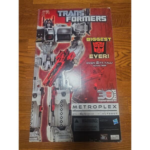 Transformers Generations 2014 Titan Class Metroplex Thrilling 30 BIG Over 2 Feet